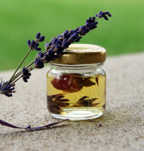 small oil bottles DIY Essential Oil Recipes!